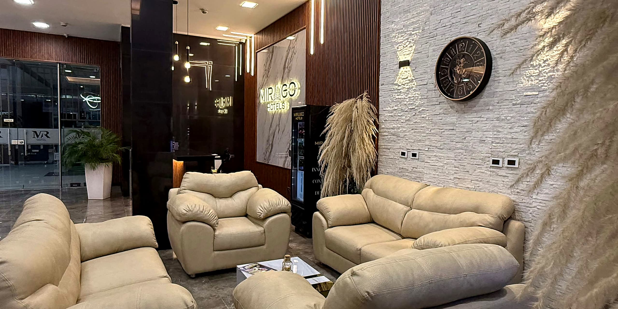 Recepcion y experiencia ejecutiva MIRAGO HOTELS